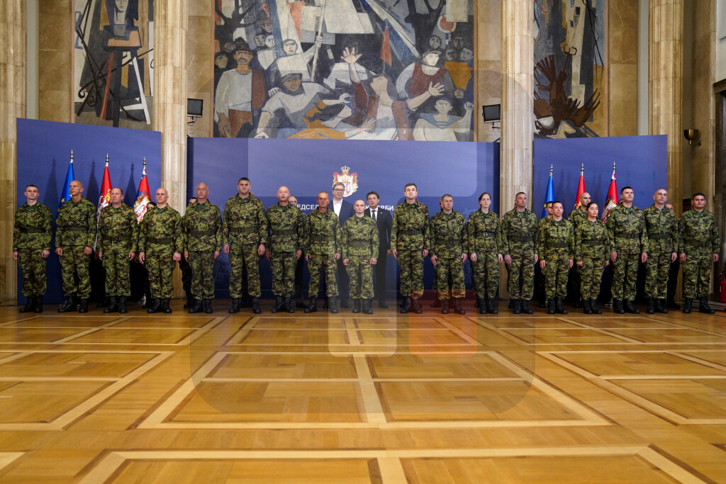 Vučić primio pripadnike VS koji su bili angažovani u mirovnoj misiji u Libanu