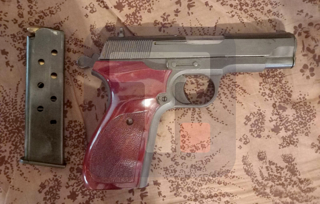 U S.Mitrovici uhapšen muškarac sa 500.000 tableta psihoaktivnih supstanci i pištoljem