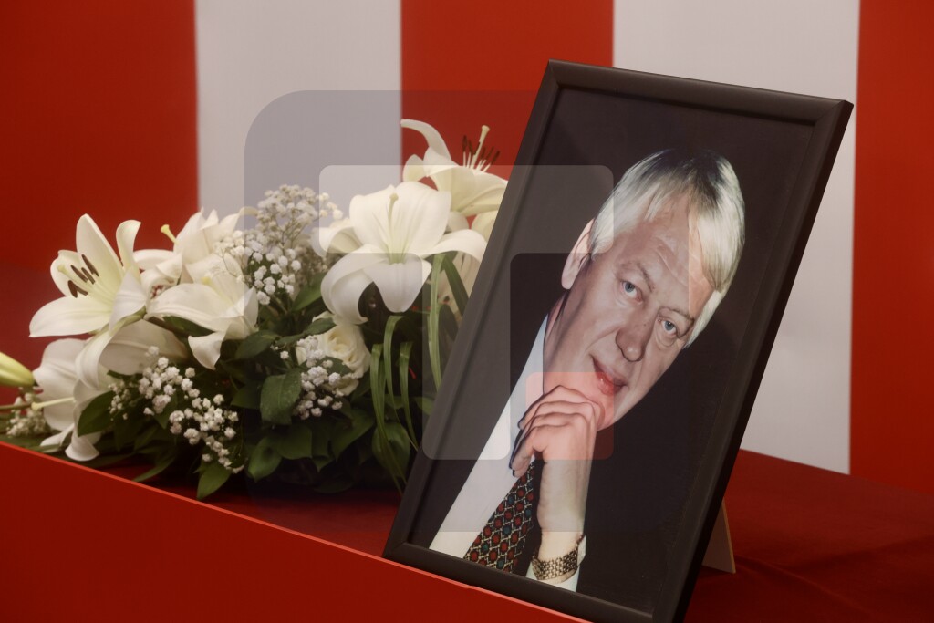 Održana komemoracija Vladimiru Cvetkoviću, Zvezdina porodica se oprostila od legende