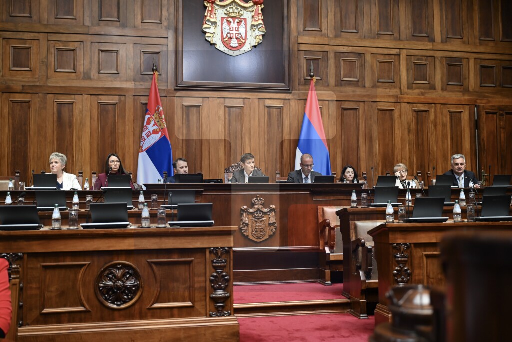 Poslanici Skupštine Srbije nastavili raspravu o setu izbornih zakona