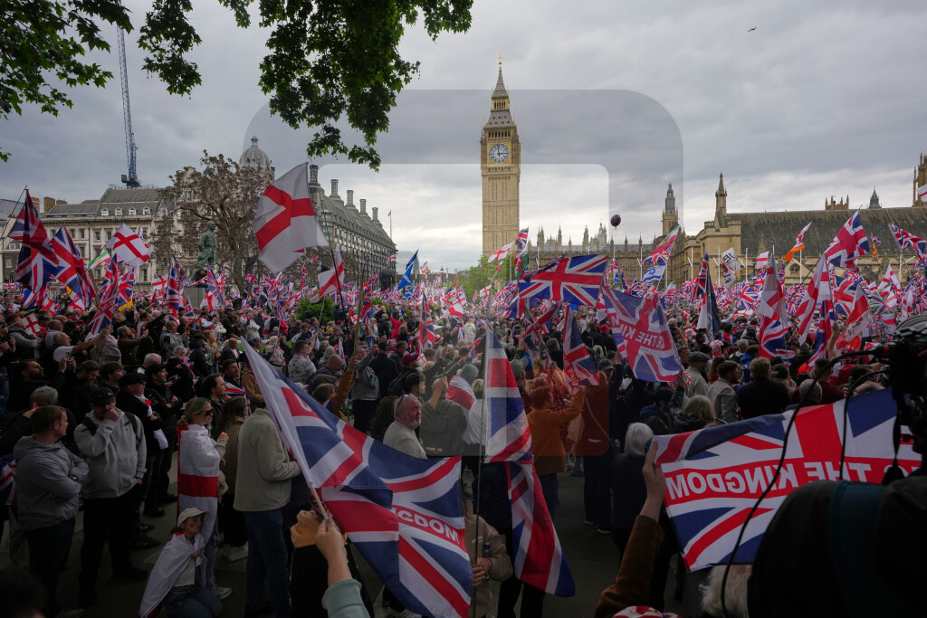 Više desetina hijada ljudi na dve odvojene demonstracije u Londonu