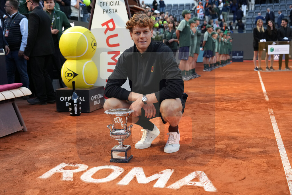 Siner osvojio titulu u Rimu i kompletirao "Zlatni masters"