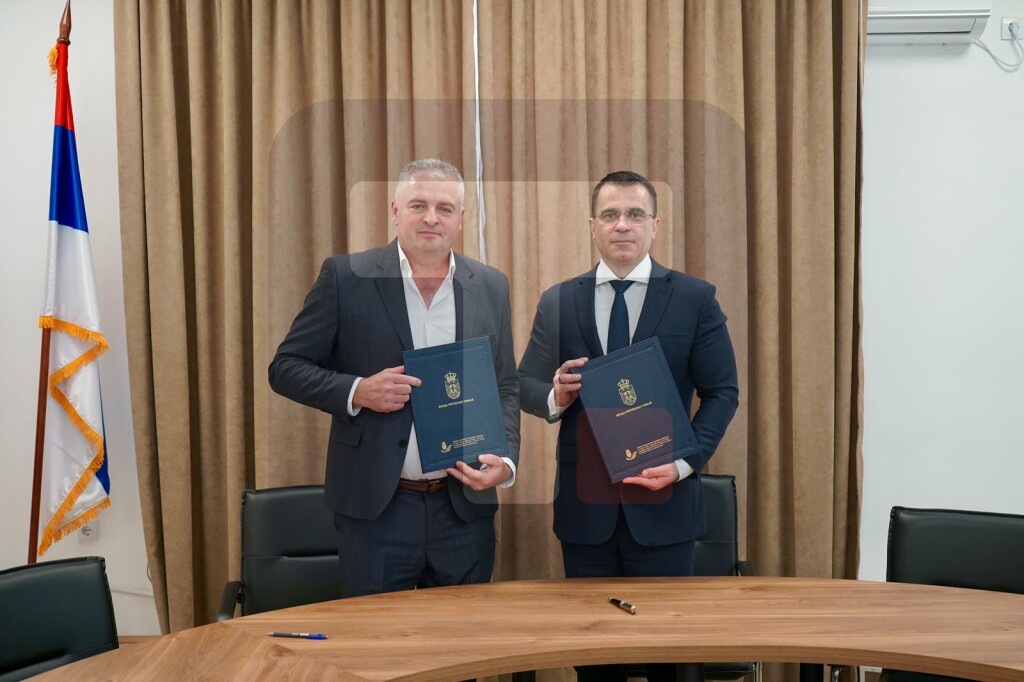 Milićević potpisao ugovore o kampovima za mlade iz dijaspore u V.Plani i Petrovcu
