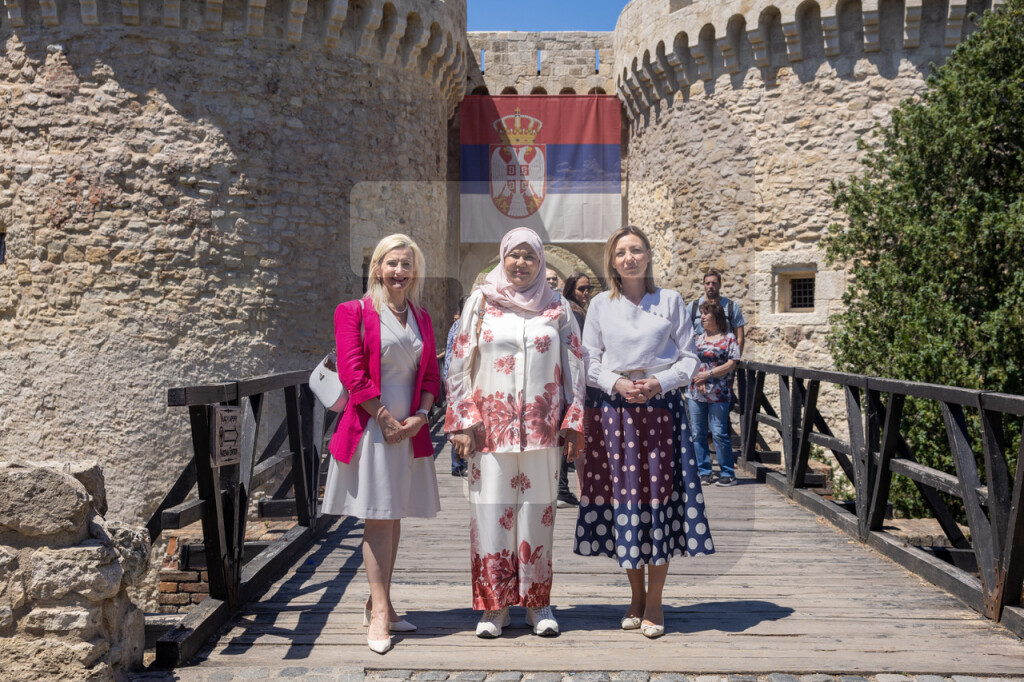 Macura ugostila ministarku UAE Sanu bint Mohammed Suhail u prvoj poseti Beogradu