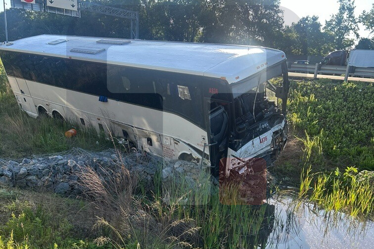 Autobus udario u automobile u Virdžiniji, petoro mrtvih, 34 povređenih