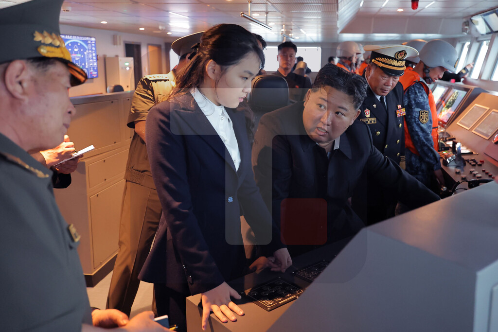 Kim Džong Un prisustvovao testu navigacije razarača Kang Kon
