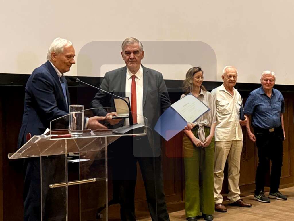 Beriša prisustvovao obeležavanjujubileja Društva Sava, ministarstvu uručeno priznanje