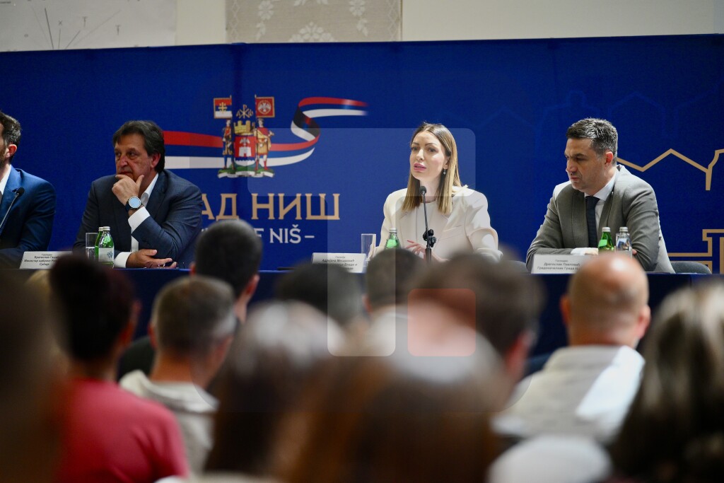 Info dan Vojske Srbije u Nišu o mogućnostima zapošljavanja u MO i VS