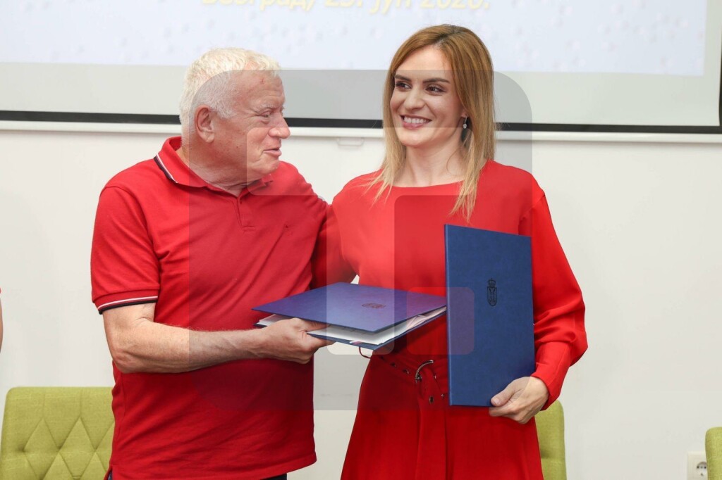 Đ.Stamenkovski potpisala ugovor sa Savezom slepih Srbije u iznosu od 14 miliona din