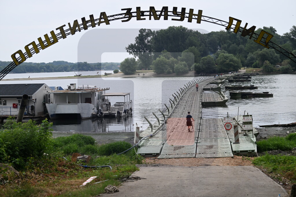 Vojska Srbije postavila pontonski most do Velikog ratnog ostrva