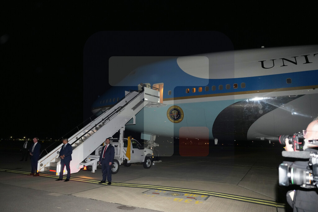 NYT: Tramp napustio Tursku starim avionom Air Force One iz bezbednosnih razloga