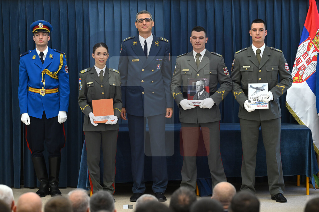 Uručene diplome i nagrade kadetima Vojne akademije i Medicinskog fakulteta VMA