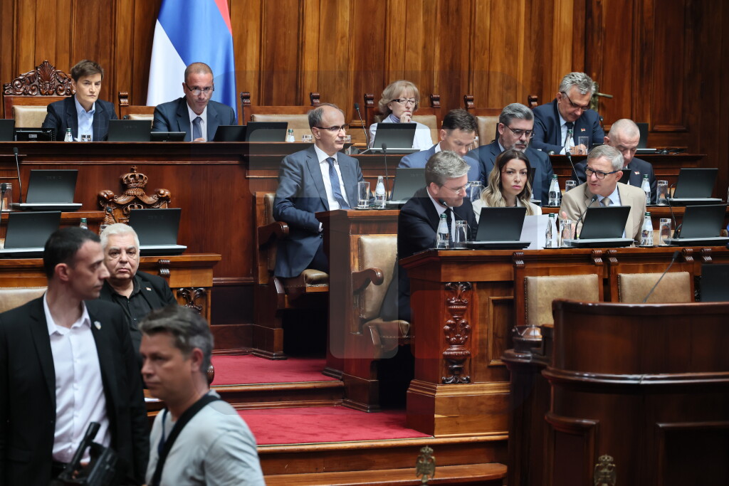 Završeno deveto vanredno zasedanje Skupštine, nije izglasano nepoverenje vladi