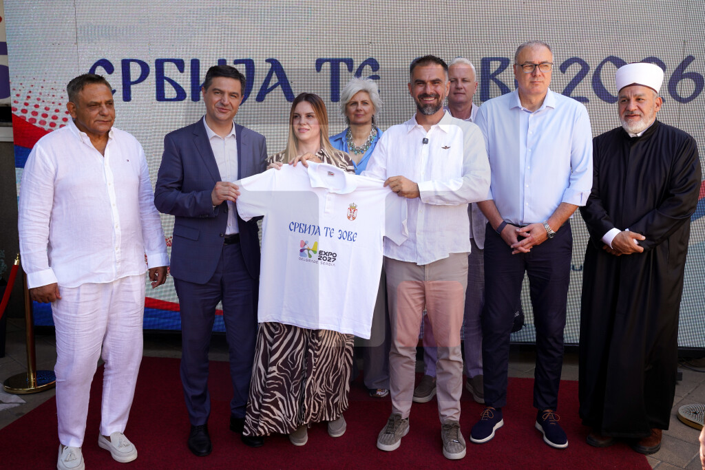 Mićin i Pavlović: Kamp "Srbija te zove" ubuduće i u Novom Sadu i Nišu