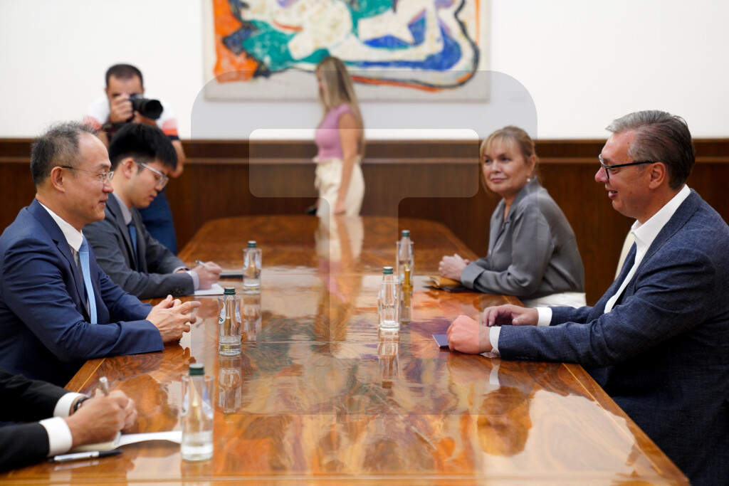 Sastanak predsednika Vučića sa ambasadorom Kine Li Mingom