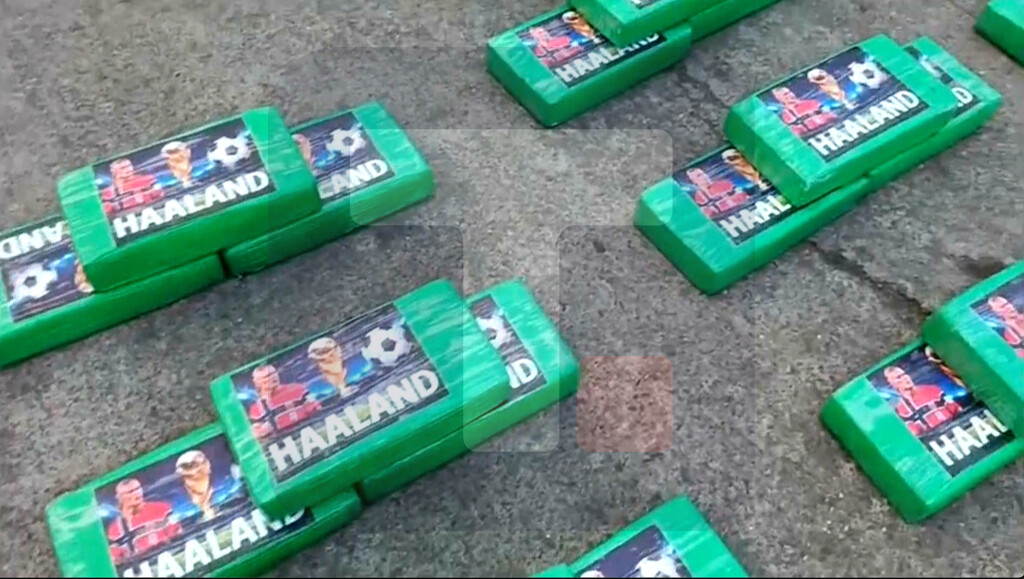 Policija u Ekvadoru zaplenila 469 kilograma kokaina,na paketima Halandova fotografija