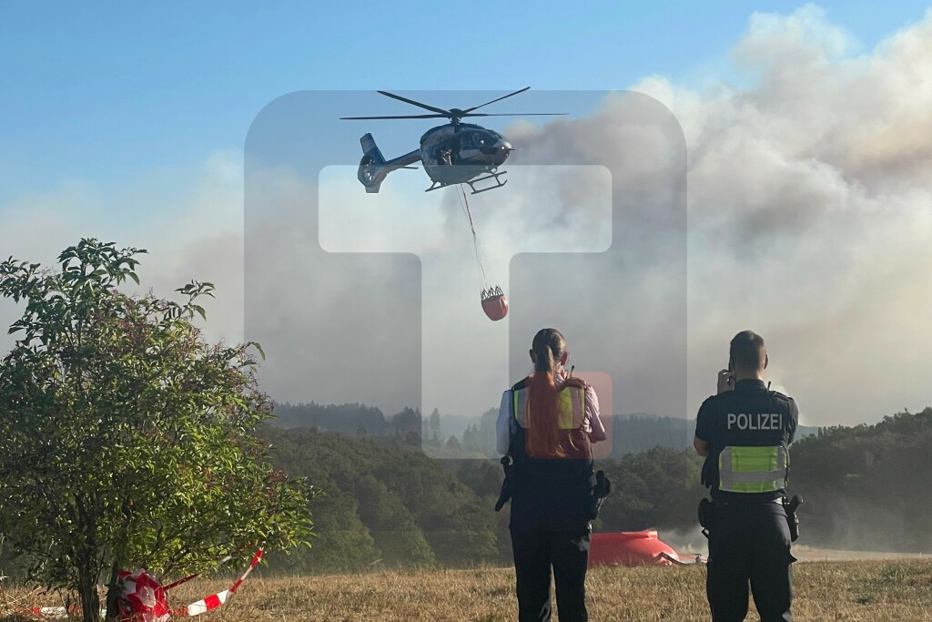 Požar ugrozio selo u Nemačkoj, evakuacija oko 1.800 ljudi