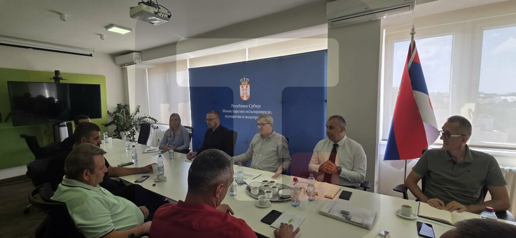 Glamočić sa poljoprivrednicima o ratarstvu, početku žetve i otkupu suncokreta