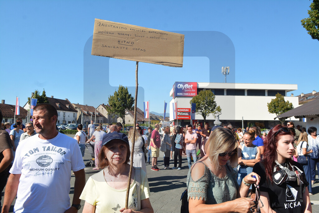 Hrvatska: U Gospiću održan protest zbog skladištenja opasnog otpada u Lici