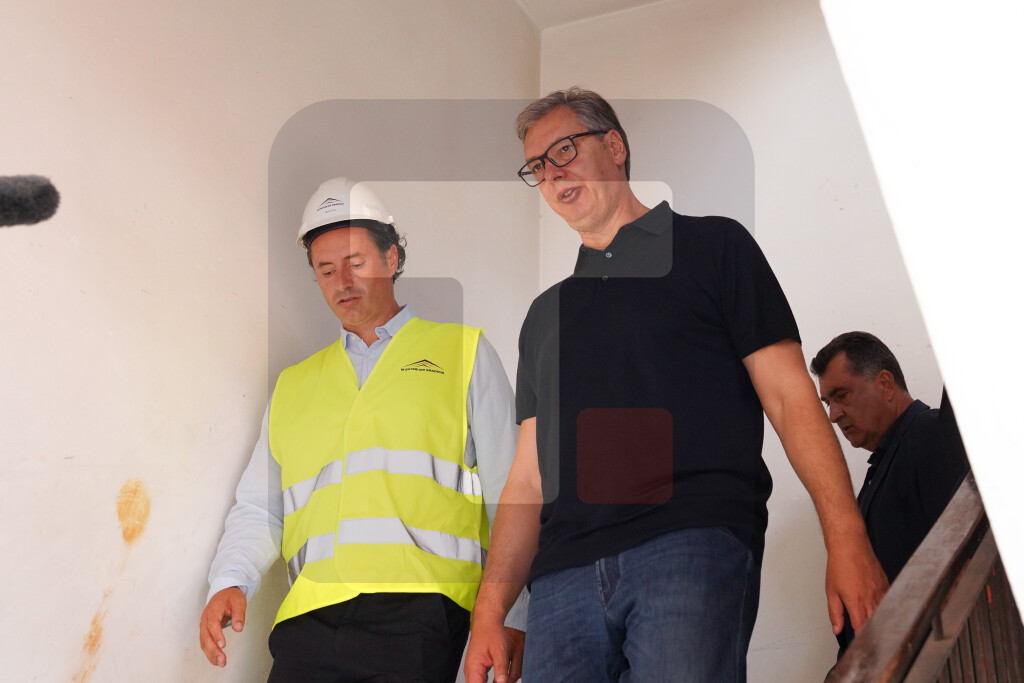 Vučić obilazi radove na sanaciji Klinike za ginekologiju i akušerstvo