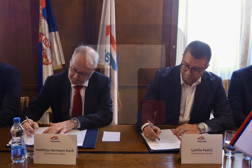Potpisan ugovor između Srbijavoza i Simensa o nabavci šest električnih lokomotiva