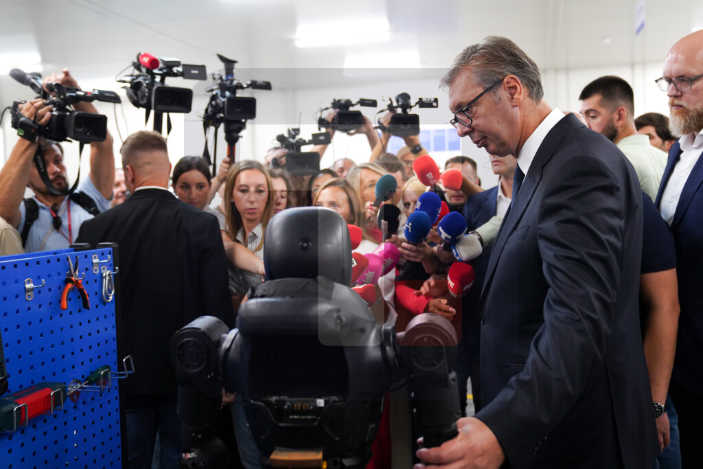 Vučić: Fabrika robota u Šapcu početna investicija, u početku će raditi 200 ljudi