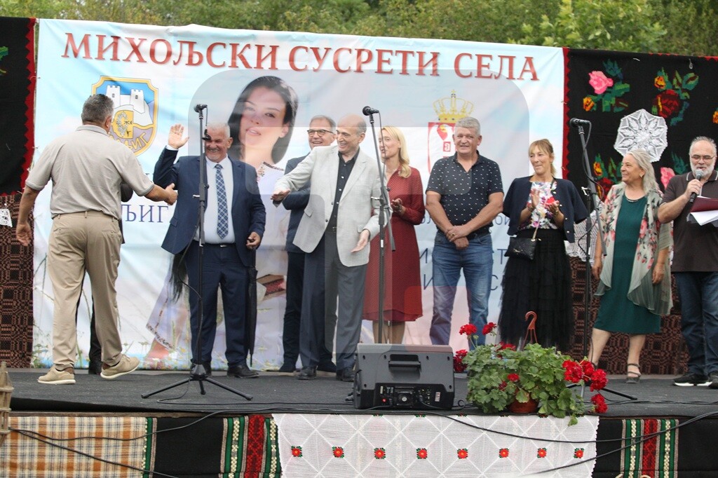Krkobabić na Miholjskim susretima sela u Plužini kod Svrljiga