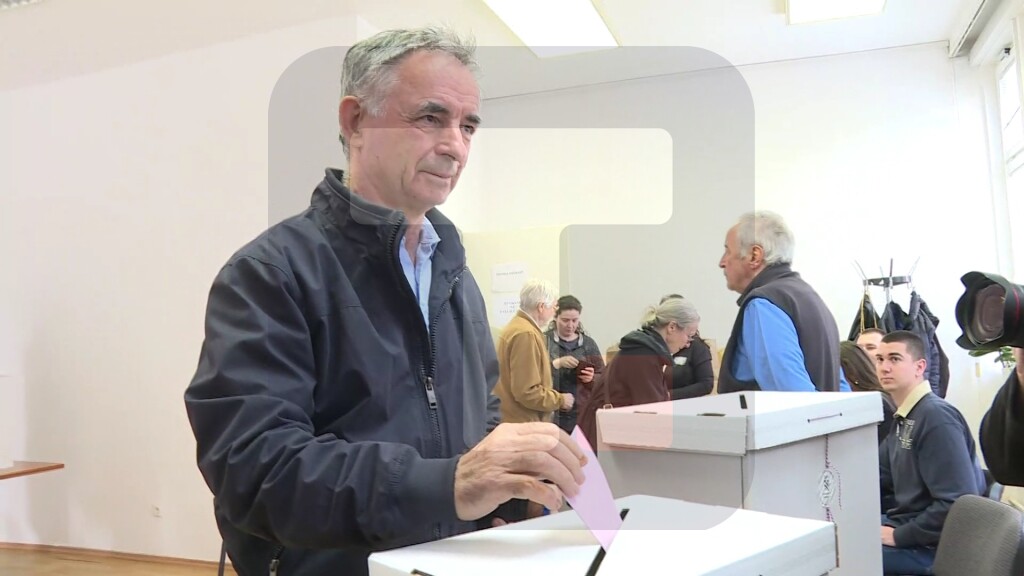 Milorad Pupovac glasao na parlamentarnim izborima u Hrvatskoj