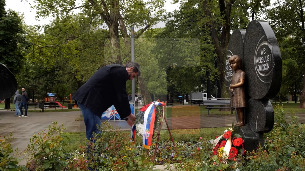 Šapić položio venac na spomenik Milici Rakić u Tašmajdanskom parku