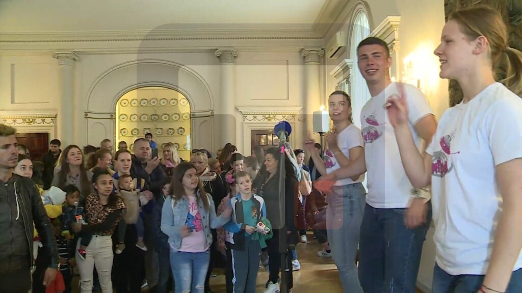 Princ i princeza Karađorđević priredili Uskršnji prijem za decu u Belom dvoru