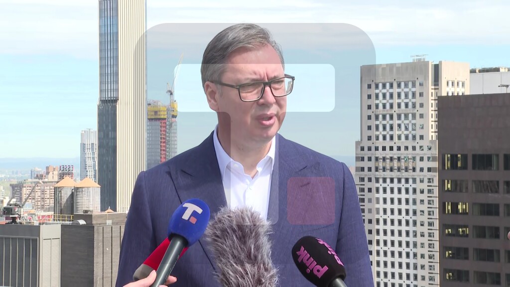 Vučić: Naše je da se borimo uzdignute glave i čuvamo sopstvene interese