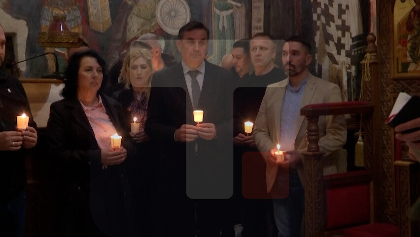Zamenik direktora Kancelarije za KiM Tajić na ponoćnoj liturgiji u Gračanici