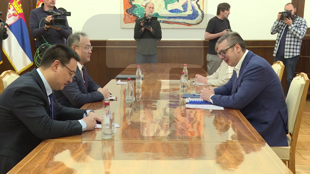 Vučić se sastao sa ambasadorom NR Kine Li Mingom