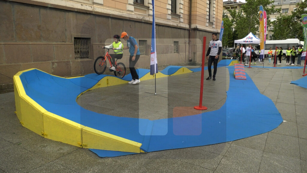 Projekat „Gledaj da te vide, vozi se biciklom“ predstavljen u Kragujevcu