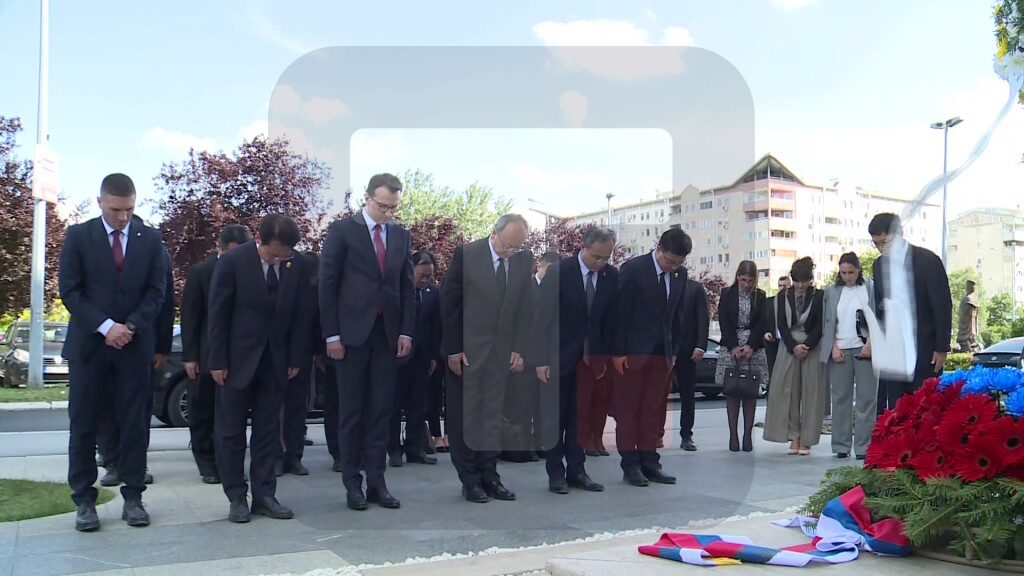 Petković i Jin Li položili vence na spomenik kod stare zgrade Kineske ambasade