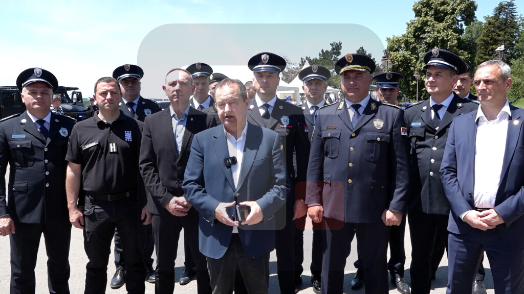 Ministar Dačić: Cilj nam je da policija ima još veće poverenje građana