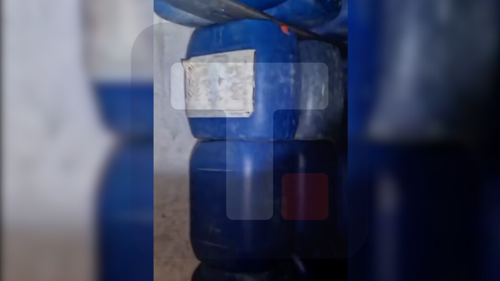 Carinski službenici zatekli krijumčare nafte na delu i zaplenili 5.000 litara