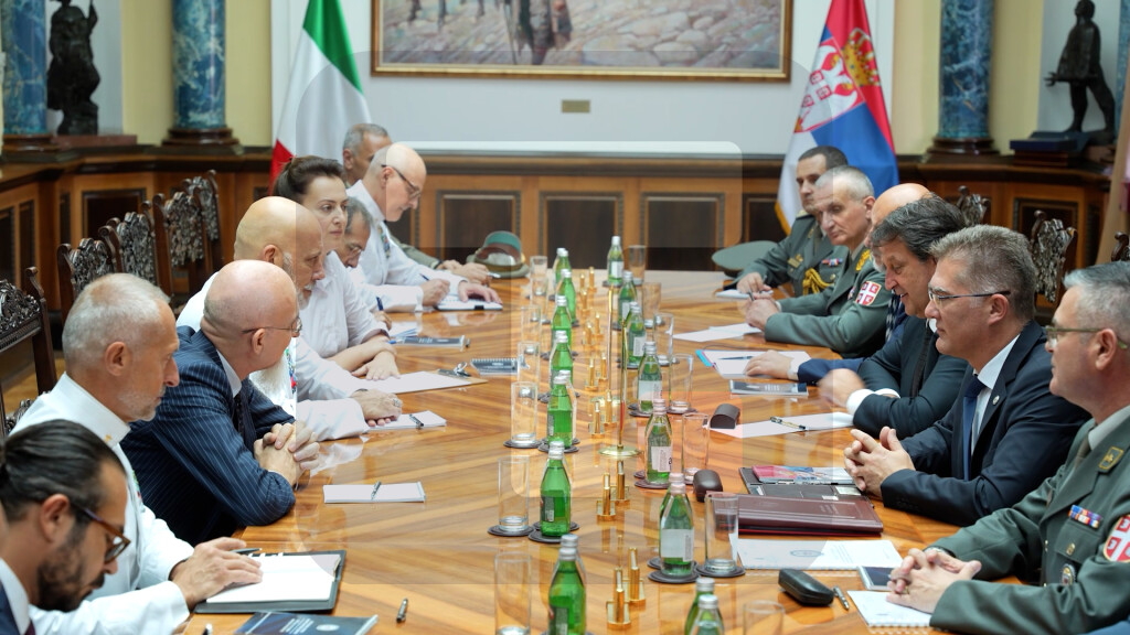 Gašić sa načelnikom Generalštaba Italije o političko-bezbednosnoj situaciji u regionu