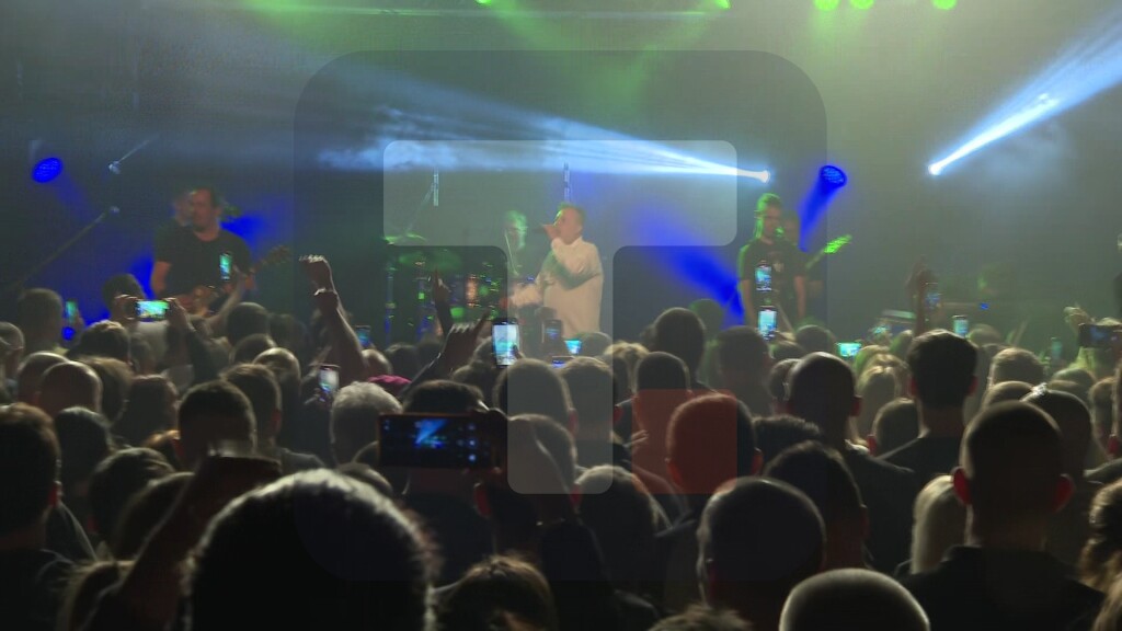 Karajlić održao u Beogradu koncert posvećen Danu pobede