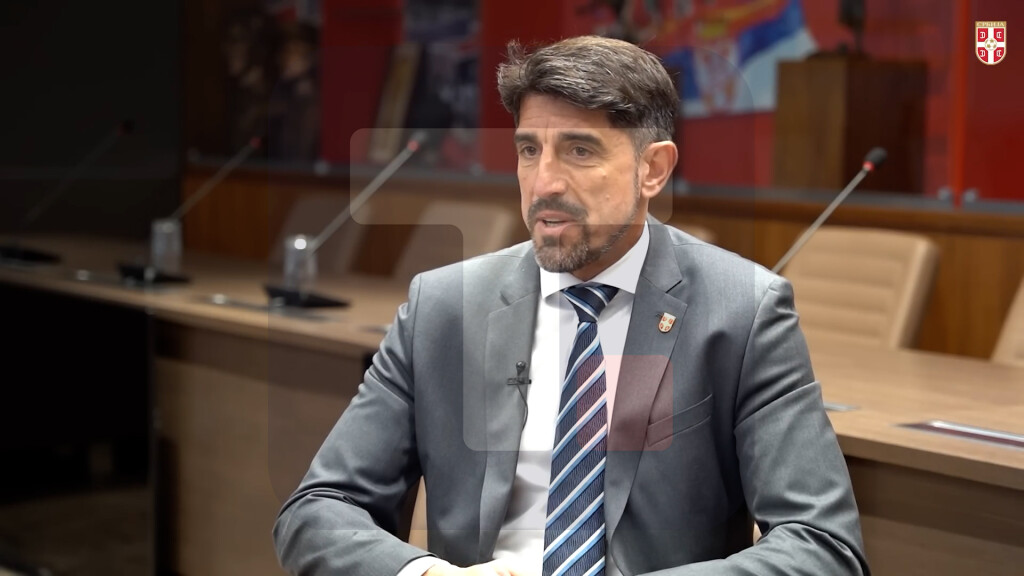 Paunović: Važan odnos prema grbu i reprezentaciji, ali isto tako i prema našem narodu