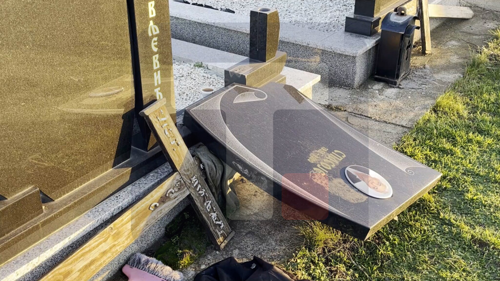 Na pravoslavnom groblju u Plemetini kod Obilića porušena dva spomenika