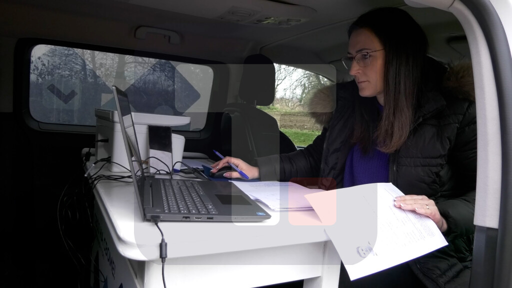 Mobilna kancelarija za legalizaciju bespravnih objekata obilazi sela kod S.Mitrovice