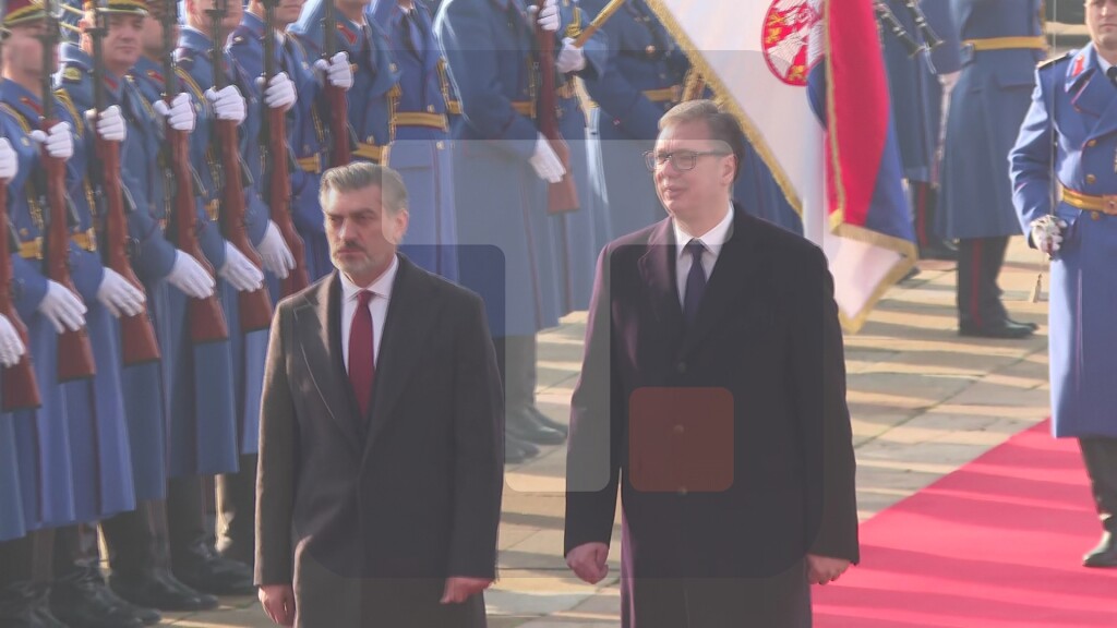Vučić dočekao predsednika Gruzije ispred Palate Srbija uz najviše državne počasti