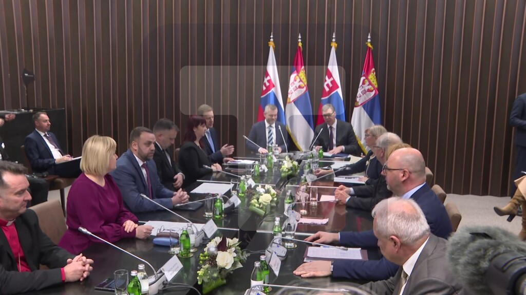 Vučić i Pelegrini stigli u B.Petrovac,sastaju se s predstavnicima Slovaka u Vojvodini