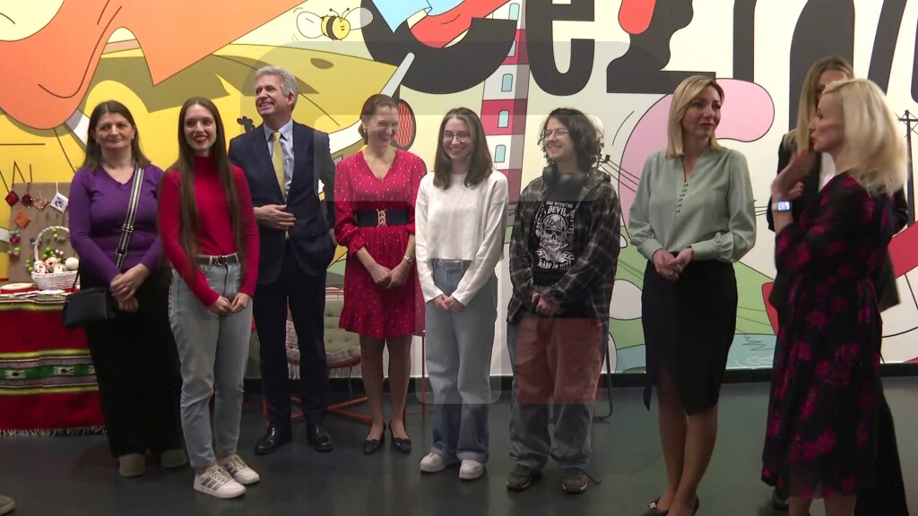 Stvaralaštvo mladih na prazničnoj izložbi "Zanatima do tolerancije"