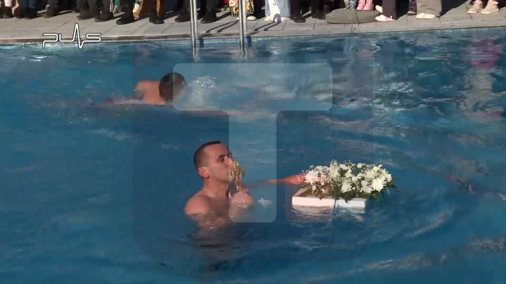 Plivanje za časni krst u Gornjem Kuscu