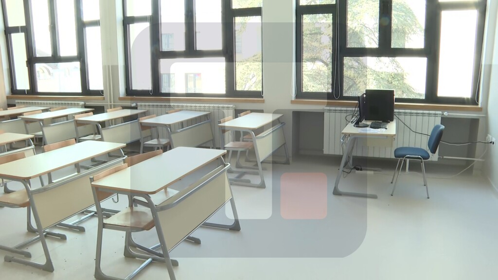 Vučić danas na ceremoniji otvaranja rekonstruisane "Gimnazije Mladenovac"