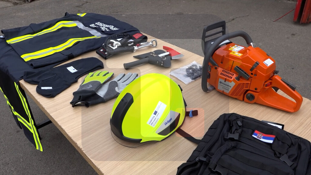 Vatrogasnim društvima u Vojvodini uručena oprema vredna 48 hiljada evra