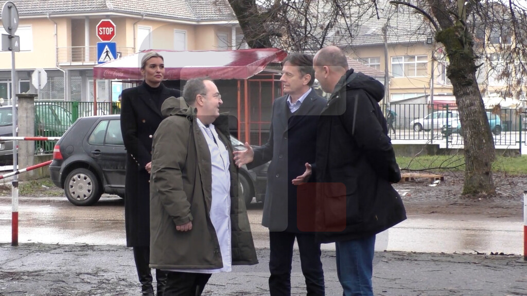 Glišić posetio istočnu SRB, obišao radove na rekonstrukciji Doma zdravlja u Negotinu