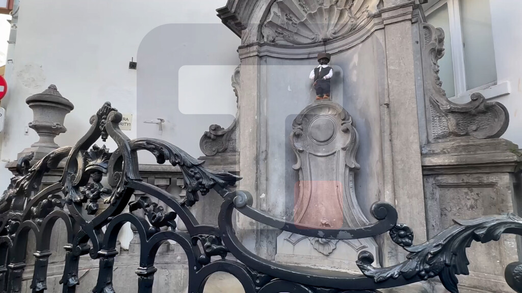 Brisel: Statua Maneken Pis u šumadijskoj narodnoj nošnji na Dan državnosti Srbije